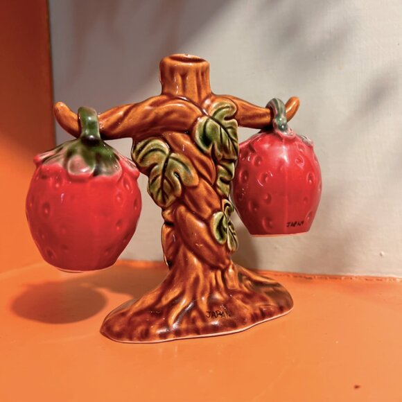 1940s Japanese Hanging Strawberry Salt & Pepper Shakers | Fruit Garden Kitchen - Picture 3 of 10